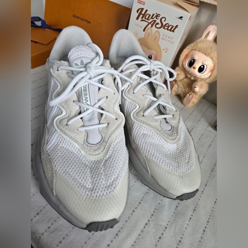 adidas Ozweego 'White Grey' | Big Kids 5.5 (Women’s 6.5) | 2023 Release - Picture 6 of 7